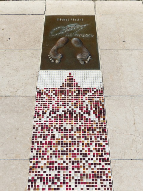 随着一些老 随着一些老